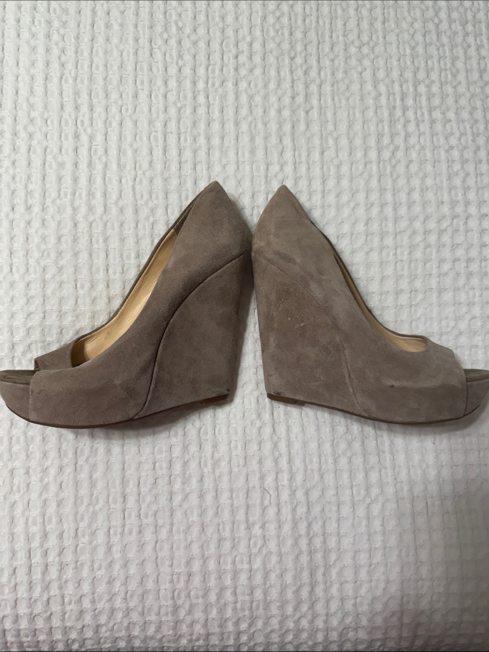 Jessica Simpson Women's Taupe Suede Wedge Peep-Toe Pumps